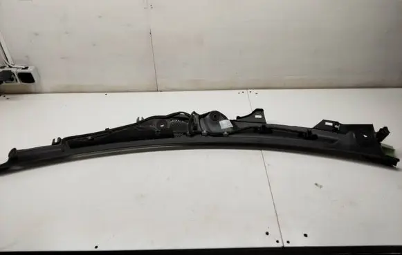 Mercedes-Benz C W204 Wiper trim A2048301713