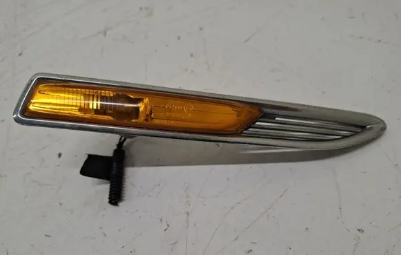 Ford Mondeo MK IV Front fender indicator light 7S7113K354AD