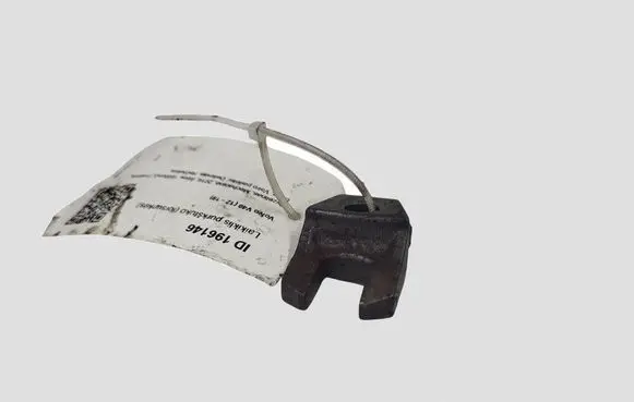 Volvo V40 Fuel Injector clamp holder