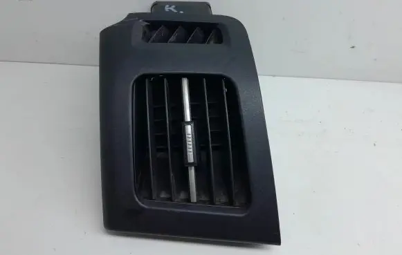 Toyota Prius (XW30) Dashboard side air vent grill/cover trim 5565047120