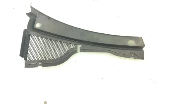 Volkswagen Tiguan Wiper trim