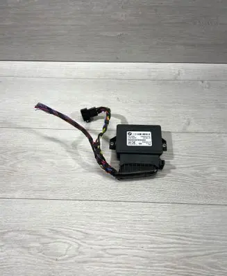 BMW 5 F10 F11 Hand brake control module 6863277 23122010 32620301B
