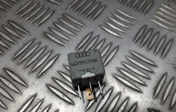 Audi A4 S4 B5 8D Other relay 443951253k 899512000