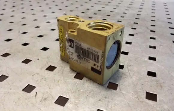 Air conditioning (A/C) expansion valve