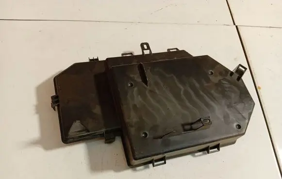 Audi A6 S6 C6 4F Fuse box cover 4F0035619
