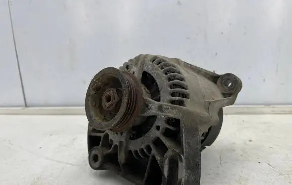 Fiat Panda II Generator/alternator 439471 A115I 14V65A