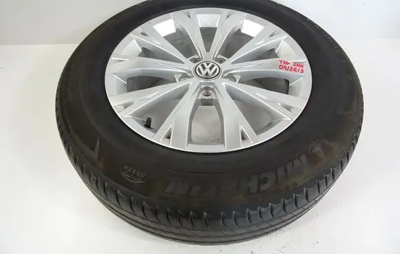 Volkswagen Tiguan R17 alloy rim 5NA601025