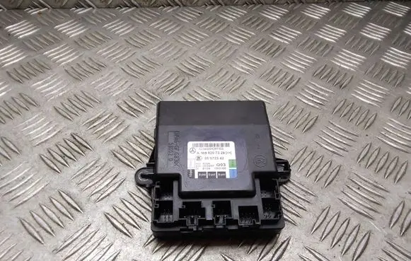 Mercedes-Benz B W245 Door control unit/module A1698207326 05072342