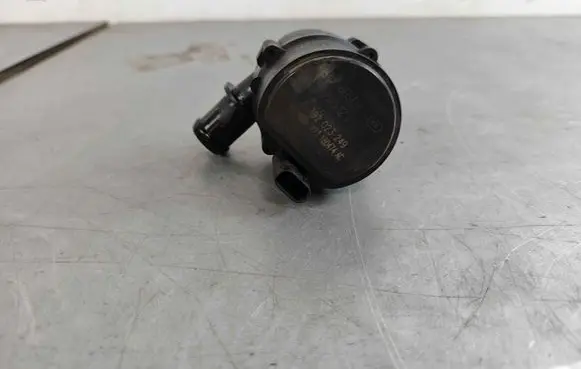 Jaguar XE Electric auxiliary coolant/water pump J9C35759