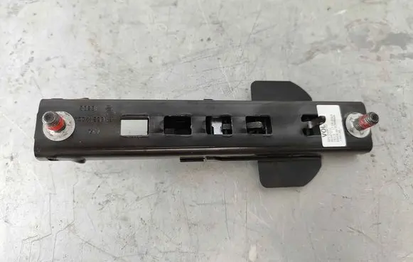 Volvo XC60 Seat belt height adjuster 32341210 8632605