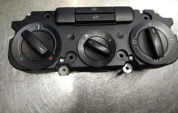 Volkswagen Golf V Climate control unit 1K0819047AT
