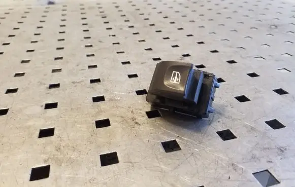 Renault Scenic III - Grand scenic III Electric window control switch