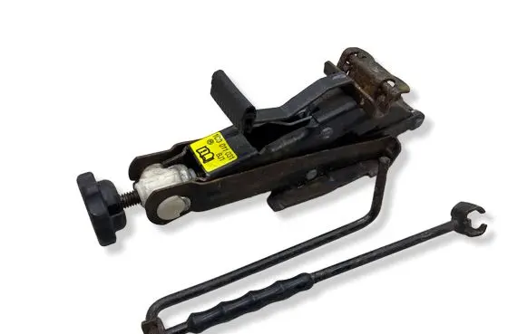Volkswagen Golf IV Lift Jack 1C0011031