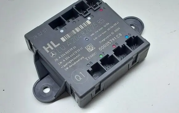 Mercedes-Benz C W204 Door control unit/module A2048207585