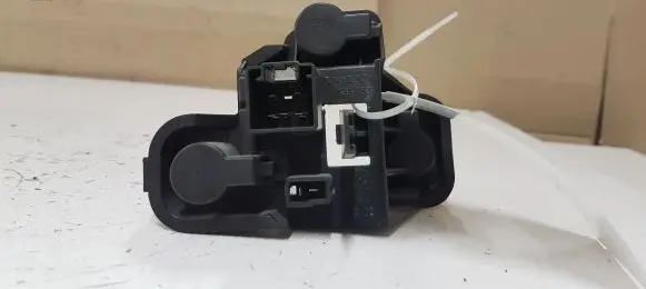 Volvo V40 Tail light bulb cover holder 31299833
