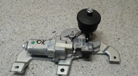 Suzuki SX4 S-Cross Wiper motor