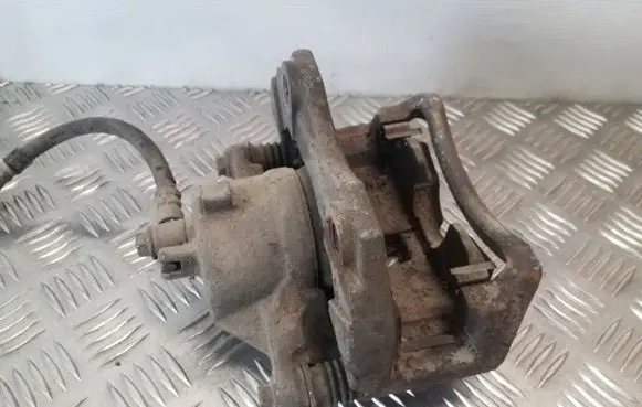 Nissan Primera Front brake caliper