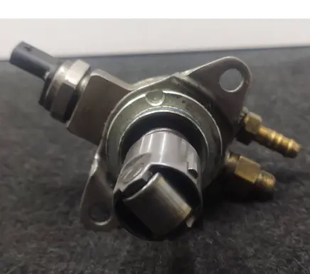 Skoda Octavia Mk2 (1Z) Fuel injection high pressure pump 03C127026M 021012 052825