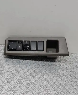 Nissan Note (E11) Wing mirror switch 684859U100 610971