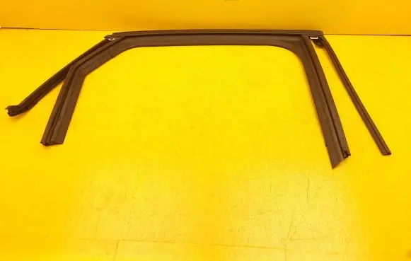 Citroen C4 X Rubber seal rear door 9833076580