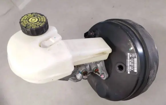 Mercedes-Benz R W251 Brake booster A2514301330