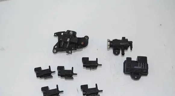 BMW 5 F10 F11 Turbo solenoid valve 7810831 7805758 8519472