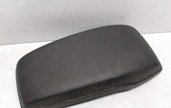 Ford Mondeo Mk III Armrest 1S7X1060A76AB 1S7X1060A76
