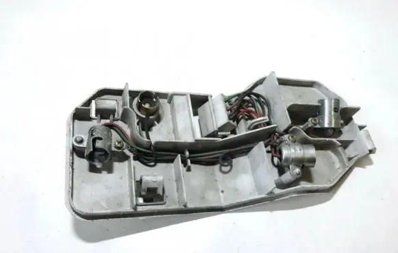 Mazda 323 Tail light bulb cover holder 0436870r 043-6870r