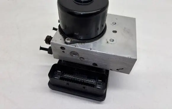 Volvo XC90 ABS Pump 30714956