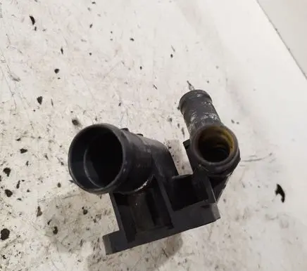 Nissan X-Trail T31 Thermostat housing 8200801570