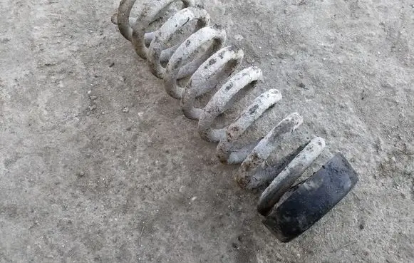Mercedes-Benz E W124 Rear coil spring