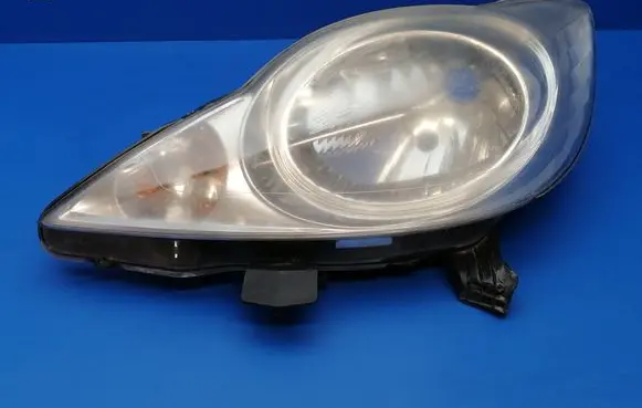 Peugeot 107 Headlight/headlamp 811500H030 89032403