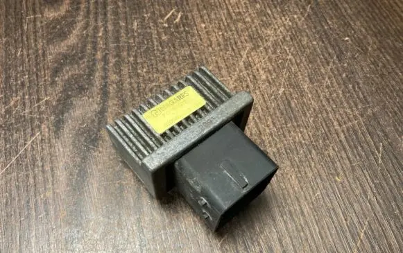 Renault Master III Glow plug pre-heat relay 8200859243