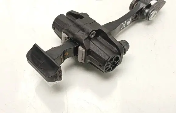 Volvo V40 Front door check strap stopper 31299810