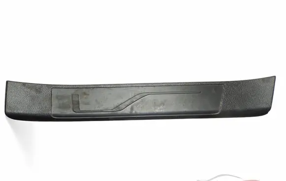 Skoda Octavia Mk3 (5E) Rear sill trim cover