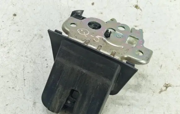 Audi Q5 SQ5 Tailgate/trunk/boot lock/catch/latch 8R0827505