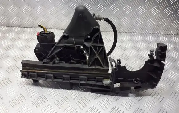 Volvo V50 Front door lock 30699441