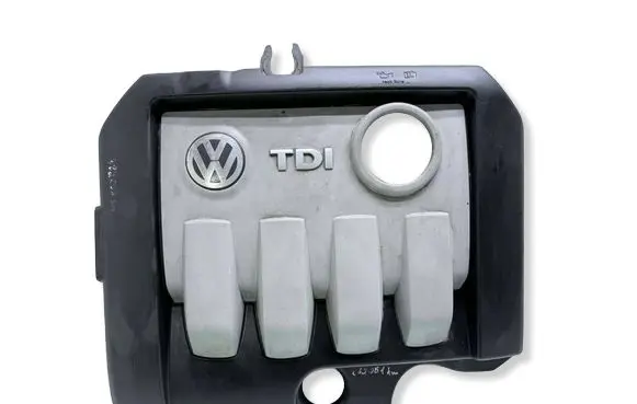 Volkswagen Touran I Engine cover (trim) 03G103925BL 03G103925BM 03G103925BN