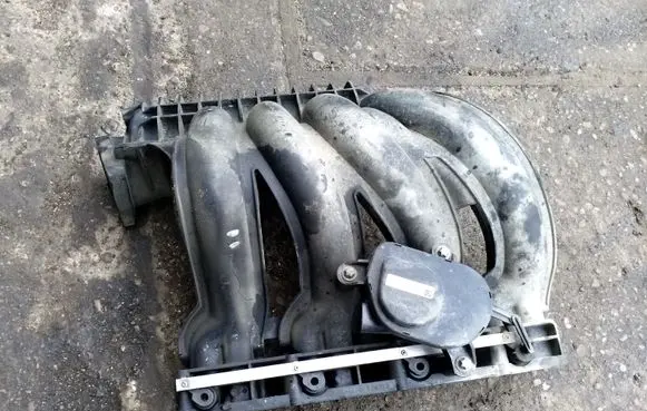 Mercedes-Benz E W211 Intake manifold