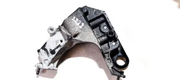 Citroen Xsara Picasso Engine mounting bracket 9635969880