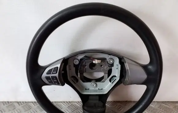 Suzuki Grand Vitara II Steering wheel