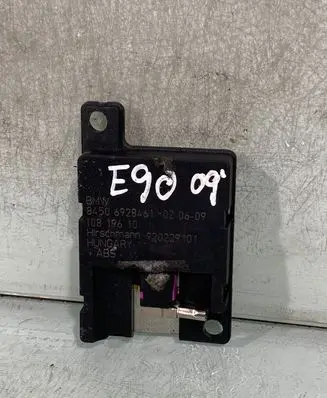 BMW 3 E90 E91 Antenna control unit 84506928461