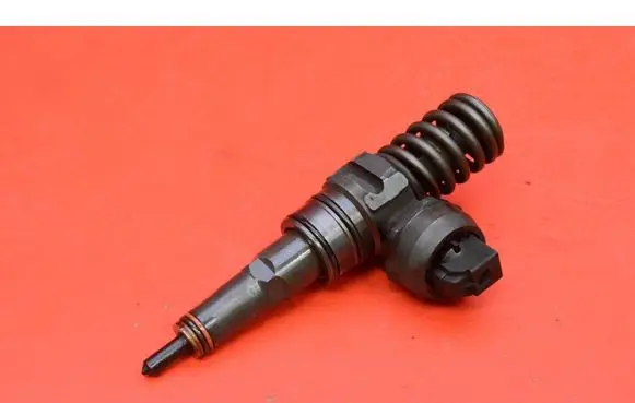 Volkswagen Golf V Fuel injector 0414720215