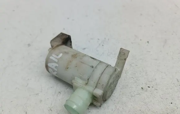 Nissan X-Trail T30 Windscreen/windshield washer pump 2224624A MC212