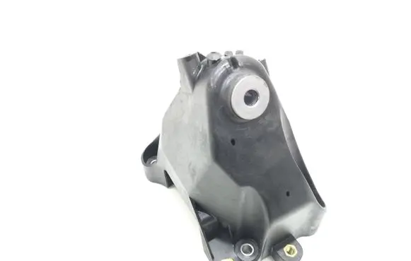 Mercedes-Benz S W222 Engine mounting bracket A2762231904