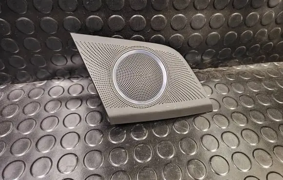 Side speaker trim/cover