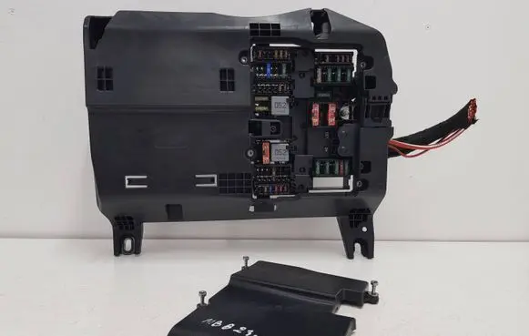 Mercedes-Benz B W247 Fuse box set A1779061302 A2475402406