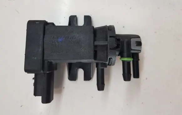 Peugeot 3008 I Turbo solenoid valve 9674084680