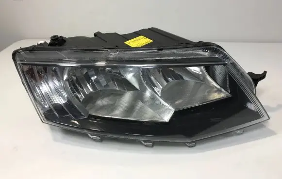 Skoda Octavia Mk3 (5E) Headlight/headlamp 5E1941018 130702424300