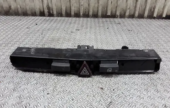 Opel Zafira B Hazard light switch 13100105